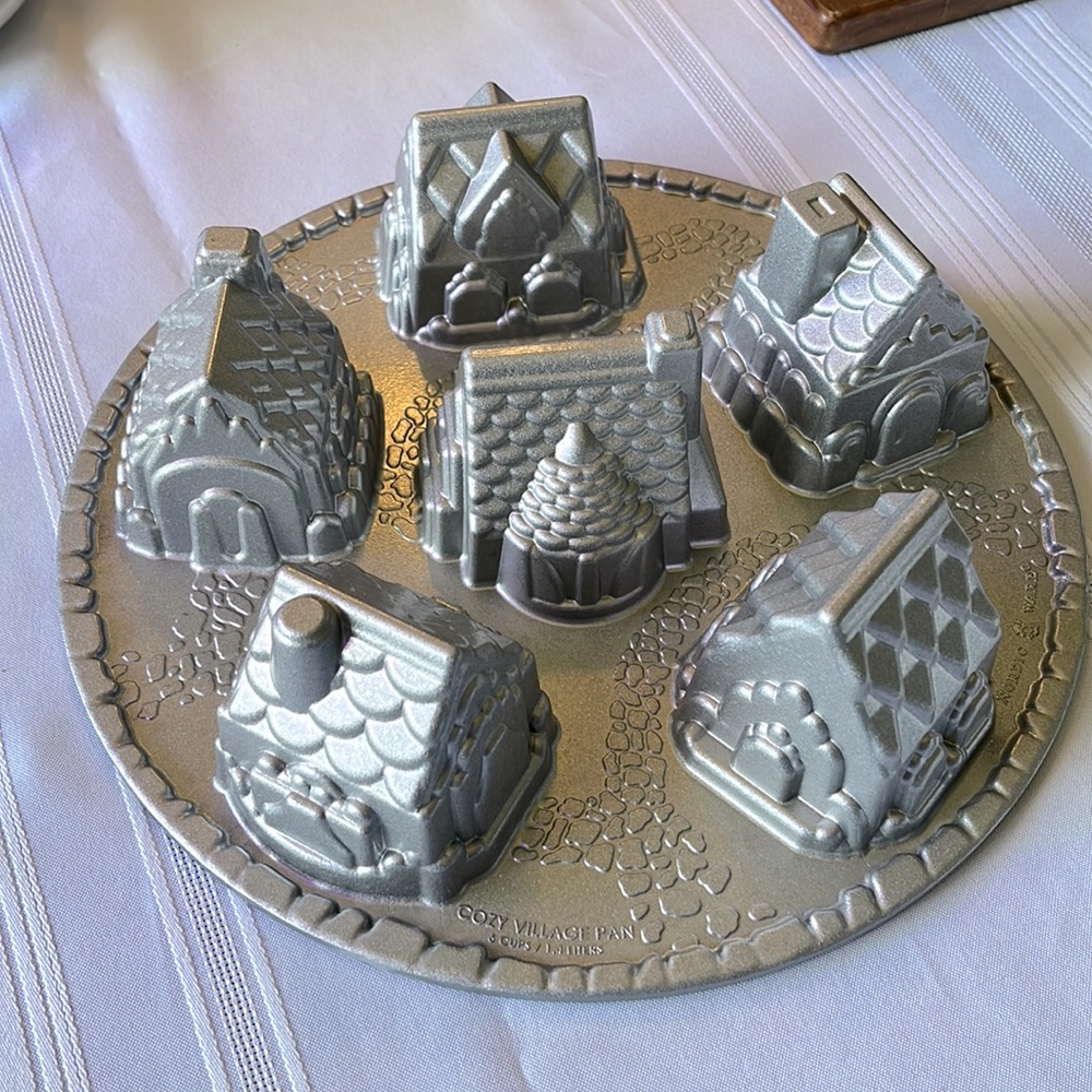 Nordic Ware Cozy Village Cake Pan